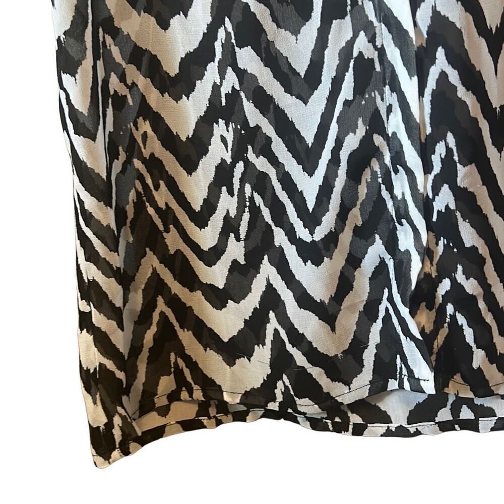 Banana Republic Sleeveless Chevron Print V Neck Blouse Women's‎ Size S - Picture 5 of 6